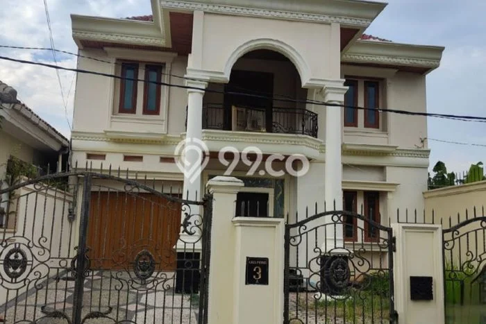 Rumah Bagus Siap Pakai Di Enggal Luas 300m2 Aman Rumah Bagus Siap Pakai Di Enggal Luas 300m2 Aman