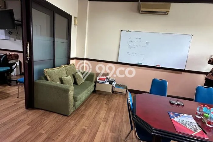 Unit Ruko Dijual di Jakarta Selatan LT 73m2 & LB 250m2 Unit Ruko Dijual di Jakarta Selatan LT 73m2 & LB 250m2
