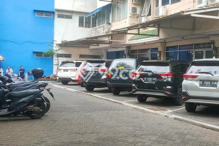 Ruko Usaha Dijual di Kebayoran Baru Jakarta Selatan LT 76m2 & LB 185m2 Ruko Usaha Dijual di Kebayoran Baru Jakarta Selatan LT 76m2 & LB 185m2