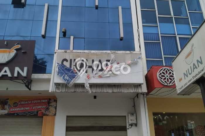 Ruko Dijual di Prime Area Jakarta Barat Luas 220m2 Ruko Dijual di Prime Area Jakarta Barat Luas 220m2