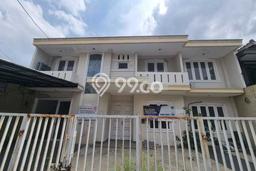 Siap Huni Rumah Mewah 4 Kamar di Kebayoran Baru Dekat ke Mana Saja Siap Huni Rumah Mewah 4 Kamar di Kebayoran Baru Dekat ke Mana Saja