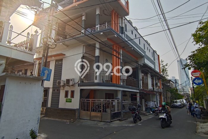Ruko Dijual Lokasi Emas di Kebayoran Baru Luas 220m2 Ruko Dijual Lokasi Emas di Kebayoran Baru Luas 220m2