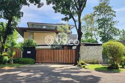 Rumah Luxury Modern Siap Huni di Sentul City Bogor Rumah Luxury Modern Siap Huni di Sentul City Bogor