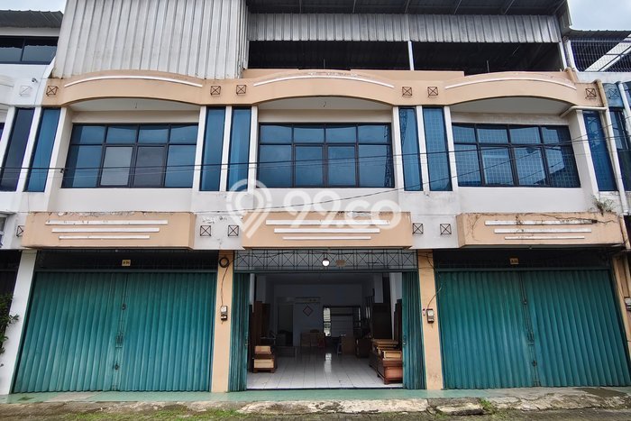 Unit Ruko Paling Strategis di Pamulang Tangerang Selatan dengan LB 675m2 Unit Ruko Paling Strategis di Pamulang Tangerang Selatan dengan LB 675m2