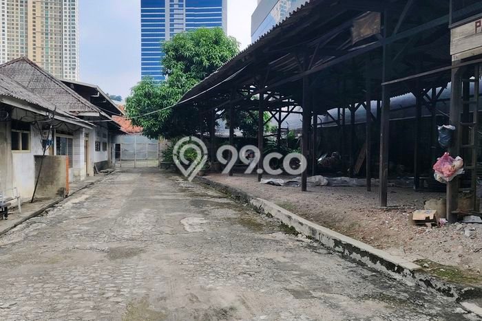 Lahan Dijual Lokasi Strategis di Jakarta Selatan dengan Luas 2752m2 Lahan Dijual Lokasi Strategis di Jakarta Selatan dengan Luas 2752m2