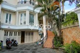 Hunian Modern Disewakan di Kemang Jakarta Selatan 6 KT & 6 KM Hunian Modern Disewakan di Kemang Jakarta Selatan 6 KT & 6 KM
