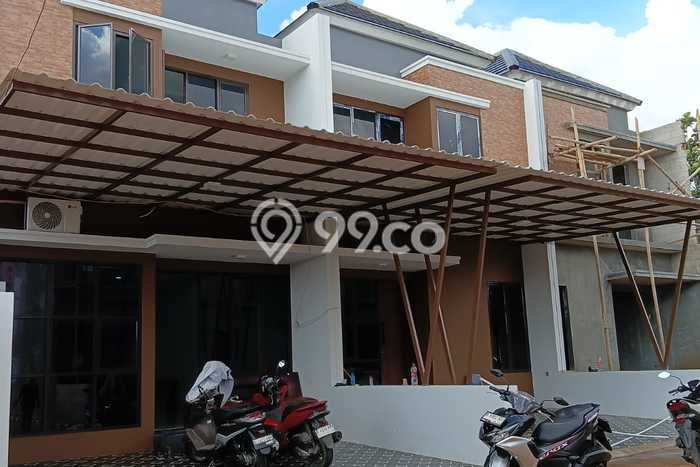 Dijual Rumah Eksklusif 3 KT di Kota Wisata, Jakarta Timur Dijual Rumah Eksklusif 3 KT di Kota Wisata, Jakarta Timur