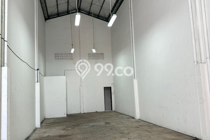 SEWA STRATEGIS! Gudang Kawasan Daan Mogot, Luas 137m², Lokasi Ramai SEWA STRATEGIS! Gudang Kawasan Daan Mogot, Luas 137m², Lokasi Ramai