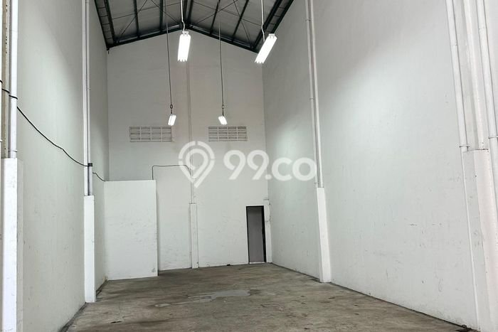 SEWA STRATEGIS! Gudang Kawasan Daan Mogot, Luas 137m², Lokasi Ramai SEWA STRATEGIS! Gudang Kawasan Daan Mogot, Luas 137m², Lokasi Ramai