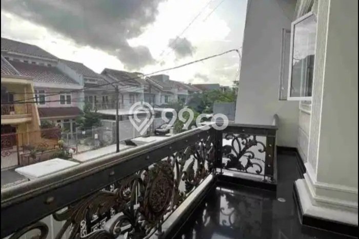 Siap Huni Rumah Mewah 6 Kamar di Cengkareng Dekat ke Mana Saja Siap Huni Rumah Mewah 6 Kamar di Cengkareng Dekat ke Mana Saja