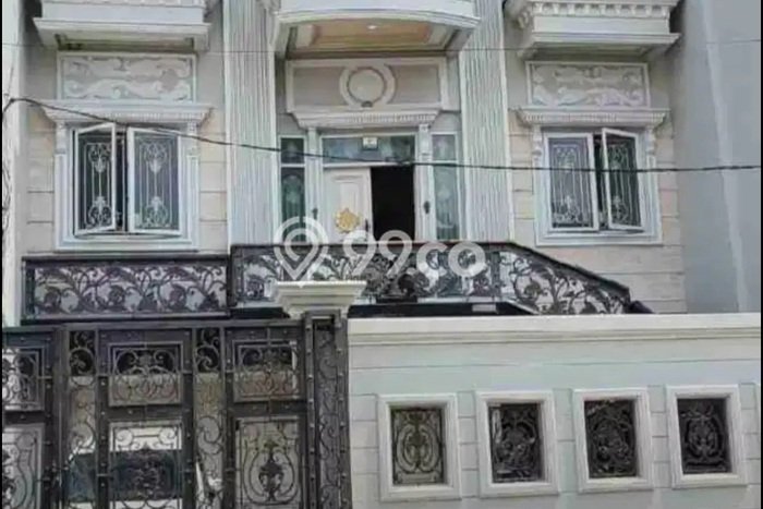 Siap Huni Rumah Mewah 6 Kamar di Cengkareng Dekat ke Mana Saja Siap Huni Rumah Mewah 6 Kamar di Cengkareng Dekat ke Mana Saja