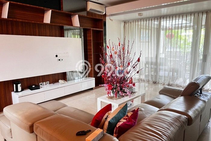 Disewakan! Rumah 5 Kamar Tidur &
4 Kamar Mandi di Cengkareng Barat, Jakarta Barat Disewakan! Rumah 5 Kamar Tidur &
4 Kamar Mandi di Cengkareng Barat, Jakarta Barat