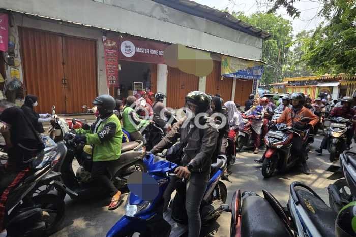 Komersial Dijual di Cengkareng Jakarta Barat dengan Luas Bangunan 800m2 Komersial Dijual di Cengkareng Jakarta Barat dengan Luas Bangunan 800m2