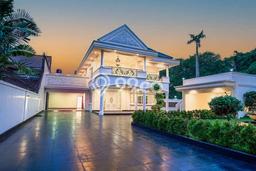 Ready to Use! Premium House LT 973m2 Desain Elegan di Kemang Ready to Use! Premium House LT 973m2 Desain Elegan di Kemang