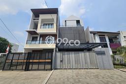 Hunian Elit LB 305m2 Siap Pakai Desain Elegan di Gading Serpong, Tangerang Hunian Elit LB 305m2 Siap Pakai Desain Elegan di Gading Serpong, Tangerang