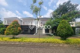 For Sale! Luxury House LT 135m2 Desain Modern di BSD Green Wich For Sale! Luxury House LT 135m2 Desain Modern di BSD Green Wich