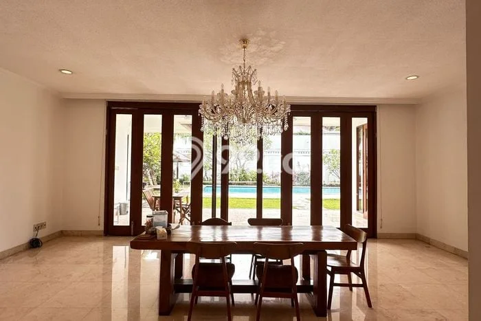 Aset Potensial! Vila Kawasan , Ukuran 1230m2m², Area Premium dengan nilai meningkat Aset Potensial! Vila Kawasan , Ukuran 1230m2m², Area Premium dengan nilai meningkat