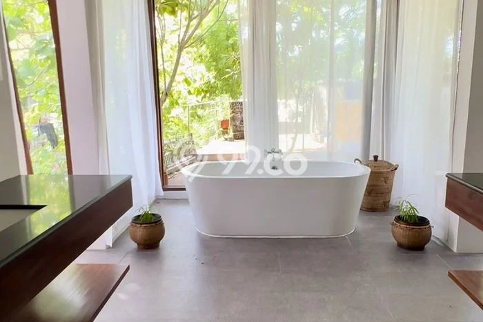 Vila Kawasan , Luas 1240m2m², Lokasi Strategis Vila Kawasan , Luas 1240m2m², Lokasi Strategis