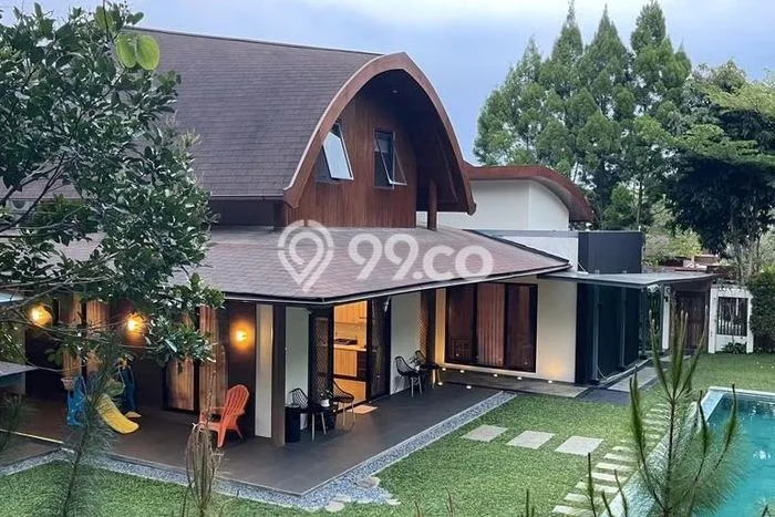 Rumah Tenang di , 6 KM, LT 712m2m² Bangunan 300m2m² Rumah Tenang di , 6 KM, LT 712m2m² Bangunan 300m2m²