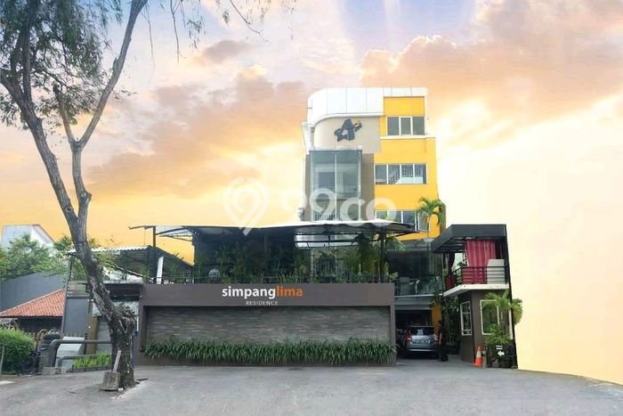 Komersial Disewakan Kawasan Simpang Lima, Luas 98m², Area Strategis, Lokasi Bagus Komersial Disewakan Kawasan Simpang Lima, Luas 98m², Area Strategis, Lokasi Bagus