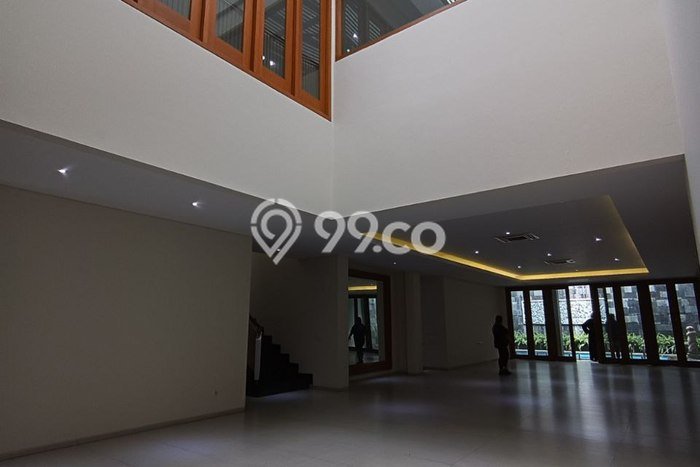 Disewakan Rumah Bagus di Menteng Harga Rp 900 Juta/ Tahun Disewakan Rumah Bagus di Menteng Harga Rp 900 Juta/ Tahun
