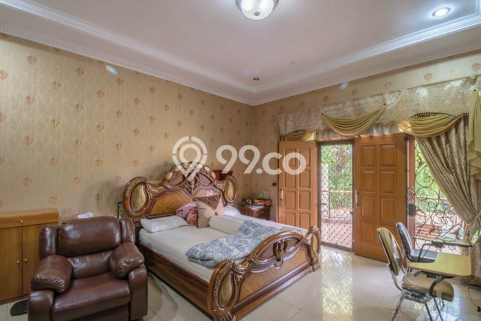 Siap Huni Rumah Mewah 5 Kamar di Menteng Dekat ke Mana Saja Siap Huni Rumah Mewah 5 Kamar di Menteng Dekat ke Mana Saja