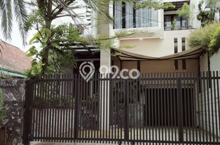 Rumah 4 Kamar Lengkap Disewakan di Menteng Harga Kompetitif Rumah 4 Kamar Lengkap Disewakan di Menteng Harga Kompetitif
