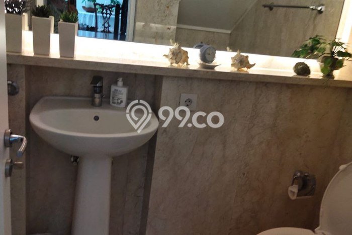 Hunian Mewah Siap Huni LT 285m2 di Menteng, Jakarta Pusat Hunian Mewah Siap Huni LT 285m2 di Menteng, Jakarta Pusat