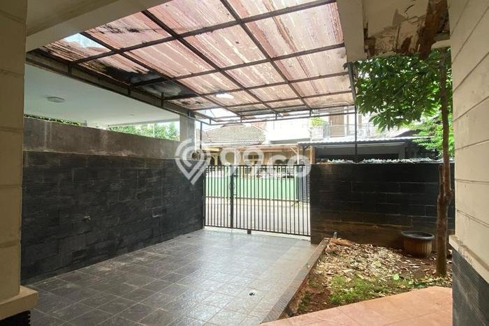 For Sale! Luxury House LT 349m2 Desain Elegan di Pejaten For Sale! Luxury House LT 349m2 Desain Elegan di Pejaten