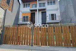 Dijual Hunian Rumah Terawat 3 Kamar di Angke, Jakarta Barat Dijual Hunian Rumah Terawat 3 Kamar di Angke, Jakarta Barat