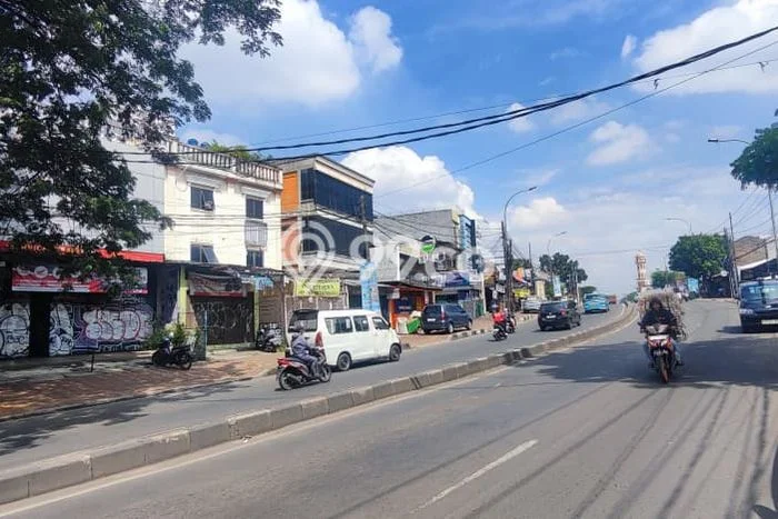 Disewakan Ruko komersial di Ciledug luas bangunan 360m2 Disewakan Ruko komersial di Ciledug luas bangunan 360m2