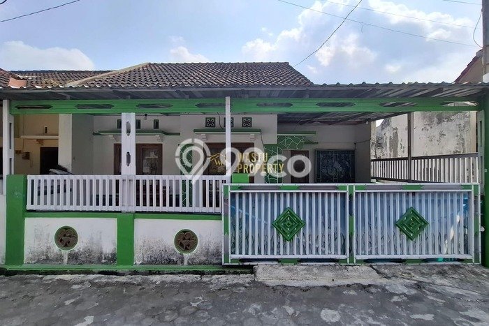 Jual Rumah Strategis Bagus Punya 2 KT di Depok Sleman SHM Jual Rumah Strategis Bagus Punya 2 KT di Depok Sleman SHM