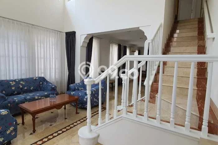Rumah sewa siap pakai 4 KT di Lippo Karawaci, Tangerang Rumah sewa siap pakai 4 KT di Lippo Karawaci, Tangerang