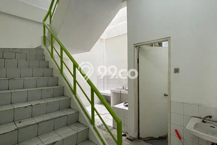 Disewakan Ruko komersial di Penjaringan luas bangunan 308m2 Disewakan Ruko komersial di Penjaringan luas bangunan 308m2