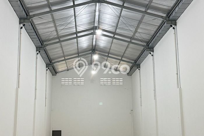 Gudang Area Strategis Kawasan Tangerang, Luas 220m², Siap Usaha Gudang Area Strategis Kawasan Tangerang, Luas 220m², Siap Usaha