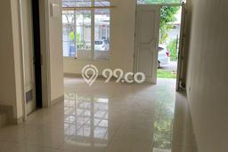 UNIT SPESIAL! Rumah area Green Lake City, 3 KT, Dekat Pusat Kota, Luas 90m² Bangunan 120m² UNIT SPESIAL! Rumah area Green Lake City, 3 KT, Dekat Pusat Kota, Luas 90m² Bangunan 120m²