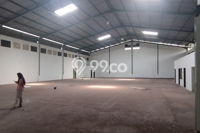 Gudang Area Niaga di Karawaci, Luas 1100m2m², Siap Operasi Gudang Area Niaga di Karawaci, Luas 1100m2m², Siap Operasi