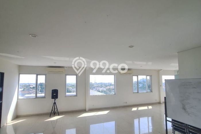 AREA PREMIUM! Kantor Kawasan Cipondoh, Luas 1000m2m², Lokasi Strategis AREA PREMIUM! Kantor Kawasan Cipondoh, Luas 1000m2m², Lokasi Strategis