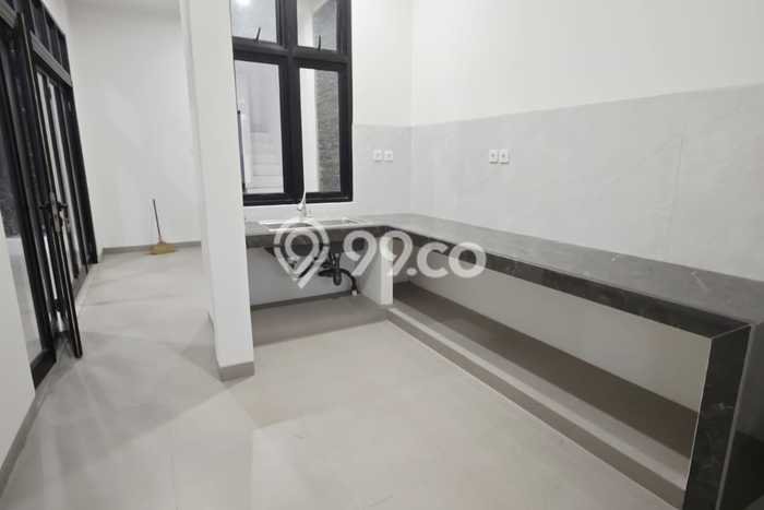 Rumah Elit Modern Siap Huni di Puri Indah Jakarta Barat Rumah Elit Modern Siap Huni di Puri Indah Jakarta Barat