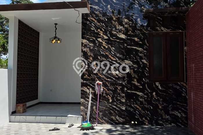 Rumah Strategis Minimalis Lb 99m2 di Gunung Pati, Semarang Rumah Strategis Minimalis Lb 99m2 di Gunung Pati, Semarang