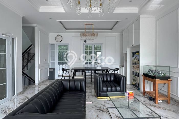 Rumah Mewah LB 300m2 Siap Huni Desain Elegan di Pejaten, Jakarta Selatan Rumah Mewah LB 300m2 Siap Huni Desain Elegan di Pejaten, Jakarta Selatan