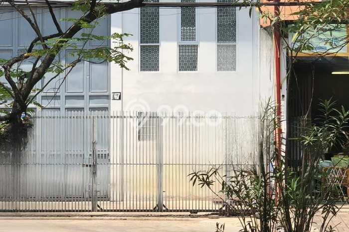 Komersial disewakan di Antapani Bandung dengan luas bangunan 250m2 Komersial disewakan di Antapani Bandung dengan luas bangunan 250m2