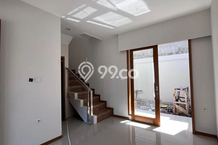 Disewakan! Rumah 3 Kamar Tidur &
2 Kamar Mandi di Cikutra, Bandung Disewakan! Rumah 3 Kamar Tidur &
2 Kamar Mandi di Cikutra, Bandung