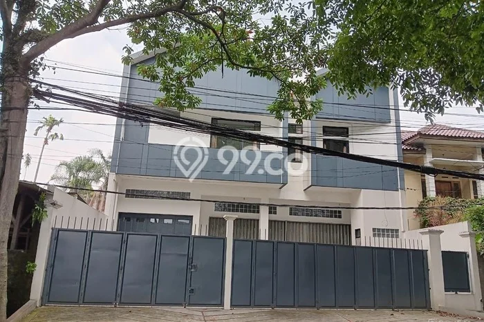 Ruko Dijual di Bandung LT 300m2 & LB 500m2 Lokasi Terbaik! Ruko Dijual di Bandung LT 300m2 & LB 500m2 Lokasi Terbaik!