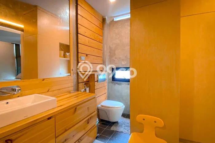 Rumah Mewah LB 380m2 Siap Huni Desain Elegan di Setra Sari, Bandung Rumah Mewah LB 380m2 Siap Huni Desain Elegan di Setra Sari, Bandung