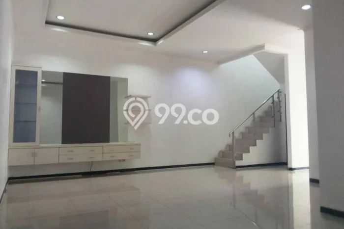 Rumah di Singgasana, 4 KM, Akses Universitas, Luas 160m² LB 250m² Rumah di Singgasana, 4 KM, Akses Universitas, Luas 160m² LB 250m²