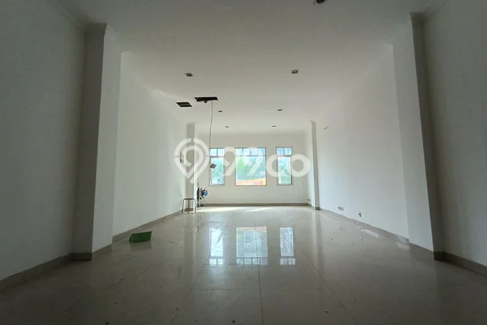 Disewakan Ruko komersial di Menteng luas bangunan 191m2 Disewakan Ruko komersial di Menteng luas bangunan 191m2
