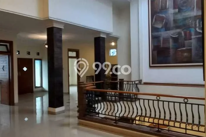 Rumah Mewah LB 500m2 Siap Huni Desain Elegan di Setra Duta, Bandung Rumah Mewah LB 500m2 Siap Huni Desain Elegan di Setra Duta, Bandung