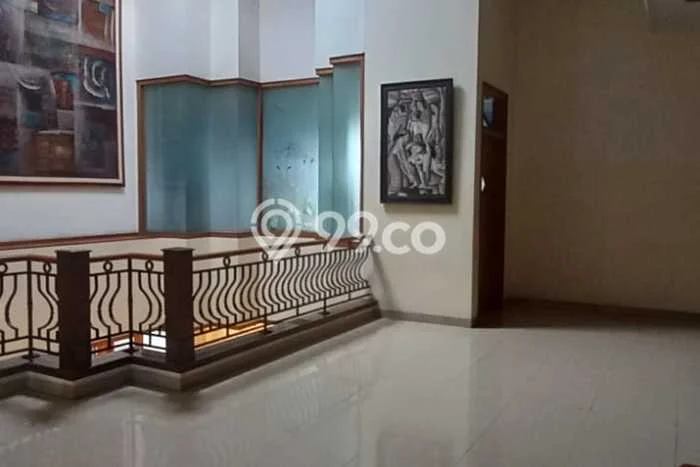 Rumah Mewah LB 500m2 Siap Huni Desain Elegan di Setra Duta, Bandung Rumah Mewah LB 500m2 Siap Huni Desain Elegan di Setra Duta, Bandung