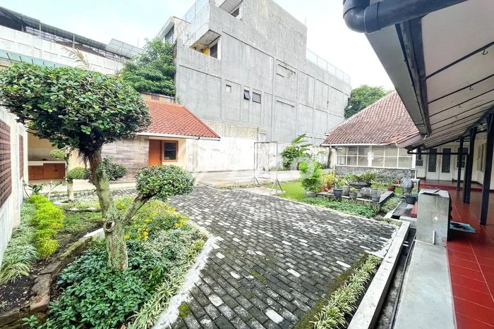 Hunian Elit LB 450m2 Siap Pakai Desain Elegan di Pasir Koja, Bandung Hunian Elit LB 450m2 Siap Pakai Desain Elegan di Pasir Koja, Bandung